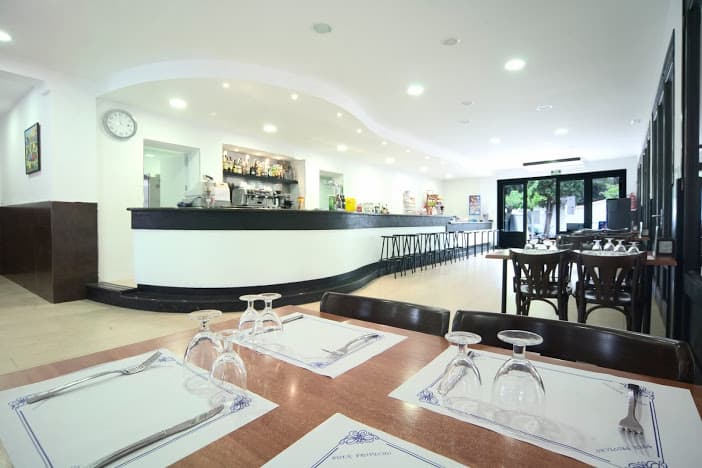 Hostes d'Estada Llarga i de Temporada — 6